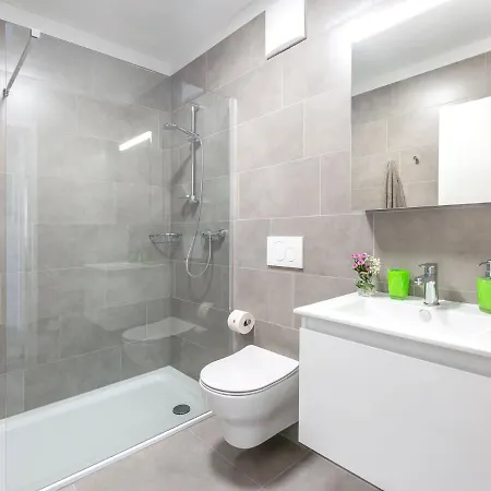 Loctowers A3-4-1 By Interhome Локарно